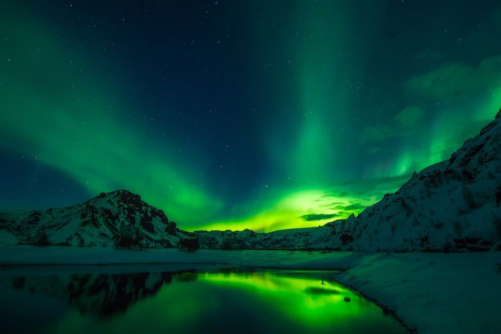 Best Time to See the Northern Lights in Iceland travel magazine