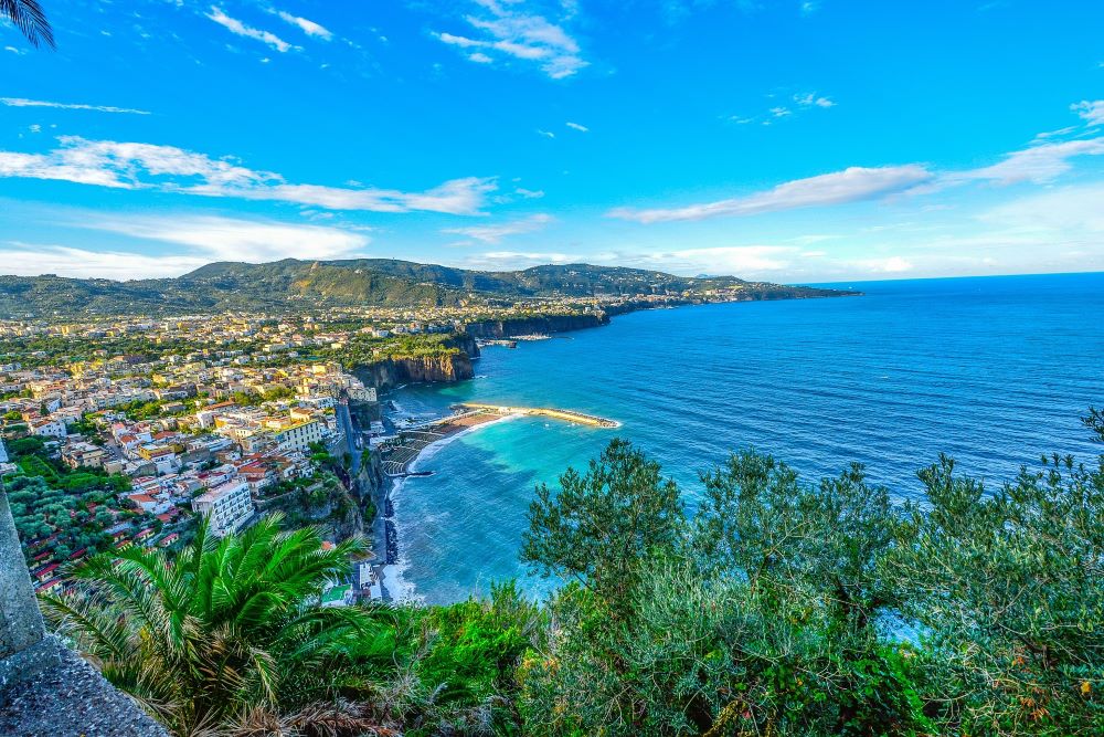 Discover the Enchantment of the Amalfi Coast: Italy’s Coastal Gem travel magazine - Italy