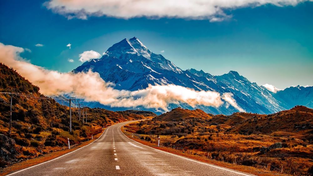 Best Time to Visit New Zealand travel magazine